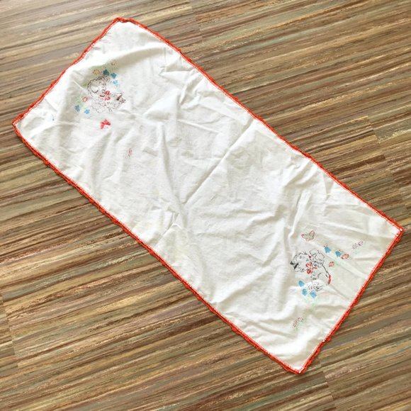 Hand Painted Table Runner Vintage Dresser Scarf Kitten Liquid Embroidery Design - Picture 5 of 5